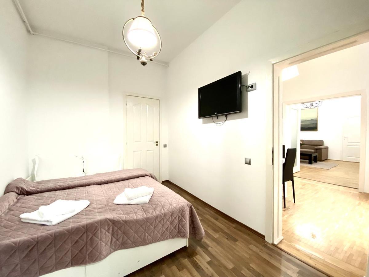 Republique Family Apartment บราชอฟ ภายนอก รูปภาพ