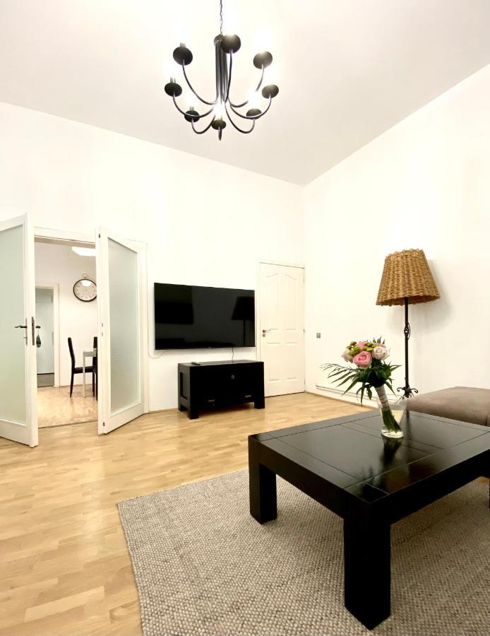 Republique Family Apartment บราชอฟ ภายนอก รูปภาพ