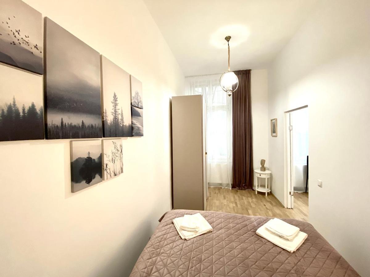 Republique Family Apartment บราชอฟ ภายนอก รูปภาพ